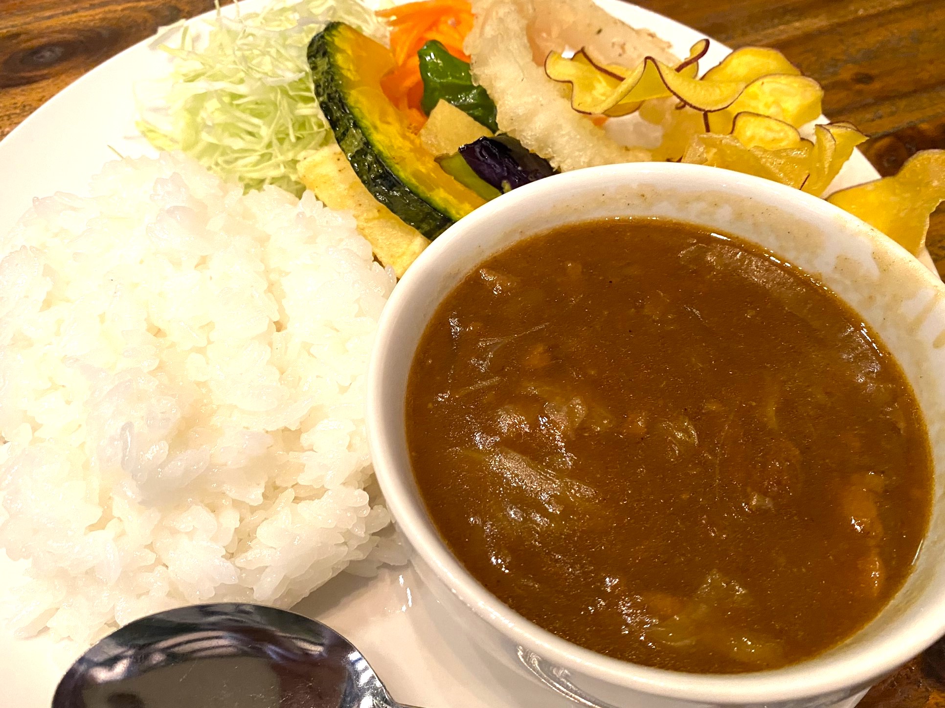 【UZU佐渡2km おすすめのお店 その2】カール・ベンクス古民家民宿YOSABEIの「Hiruma Cafe」でゆったりランチ